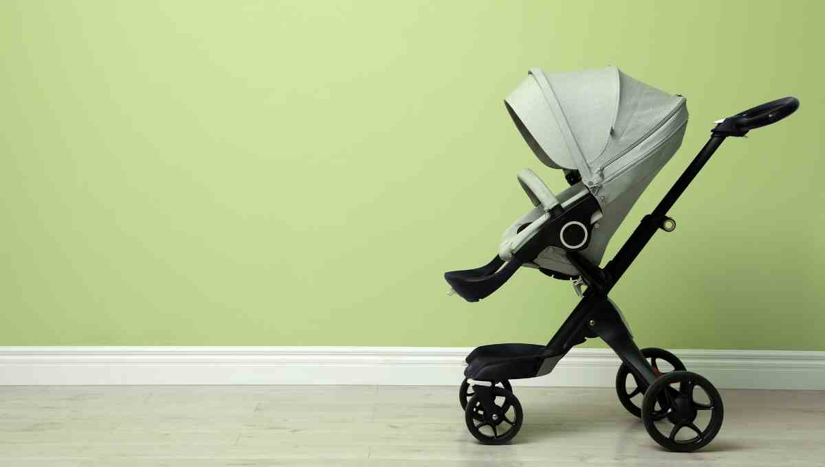 How to fold baby stroller